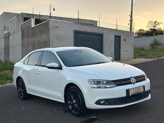 VOLKSWAGEN JETTA 2.0 COMFORTLINE FLEX 4P TIPTRONIC
